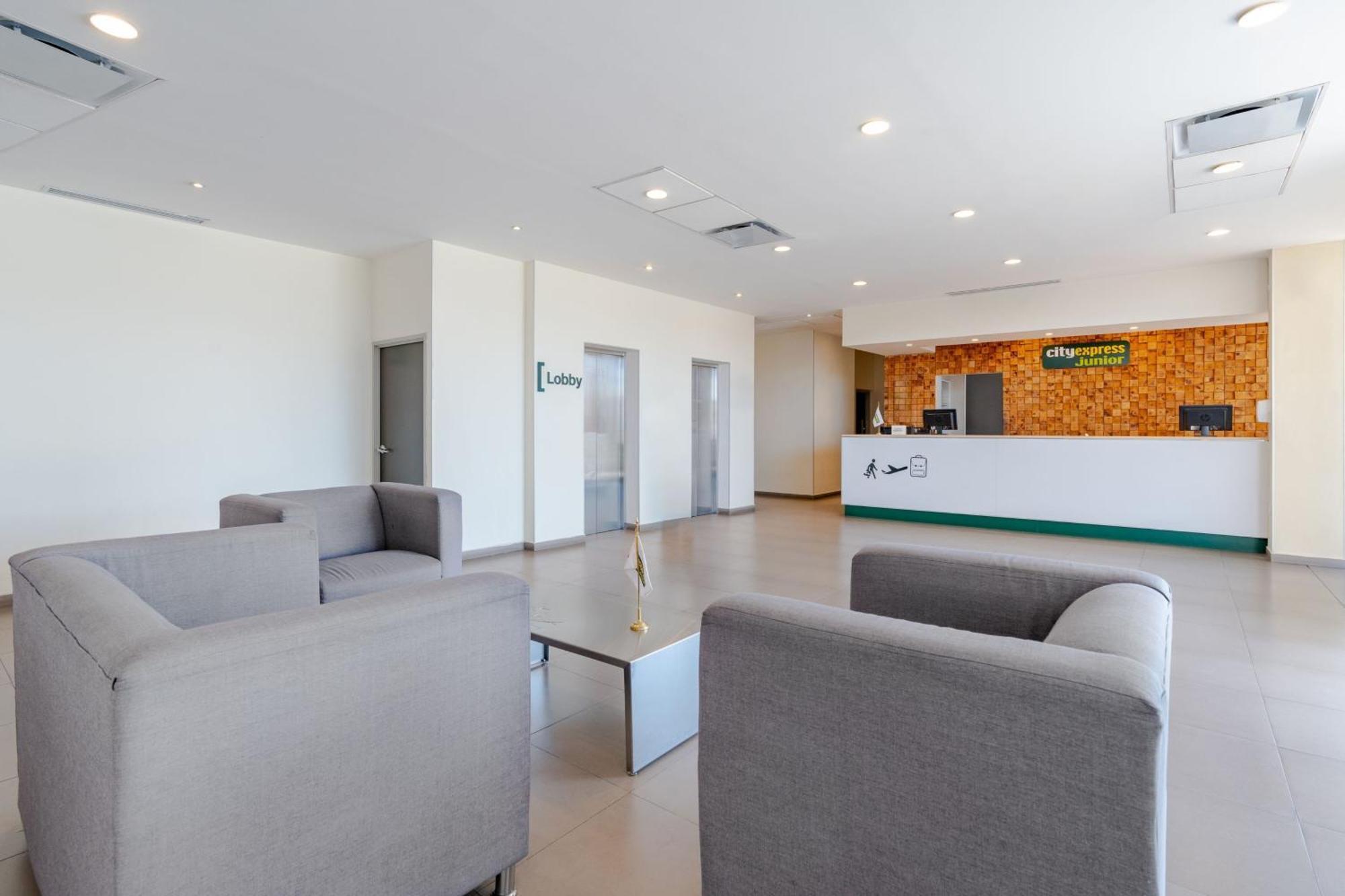 City Express Junior By Marriott Aguascalientes Centro Exterior foto
